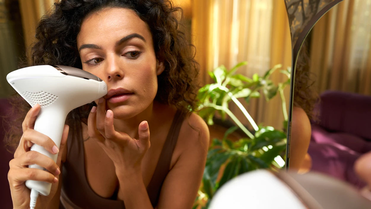 BRI984 - Lumea IPL 9000 Series IPL Hair removal device with SenseIQ