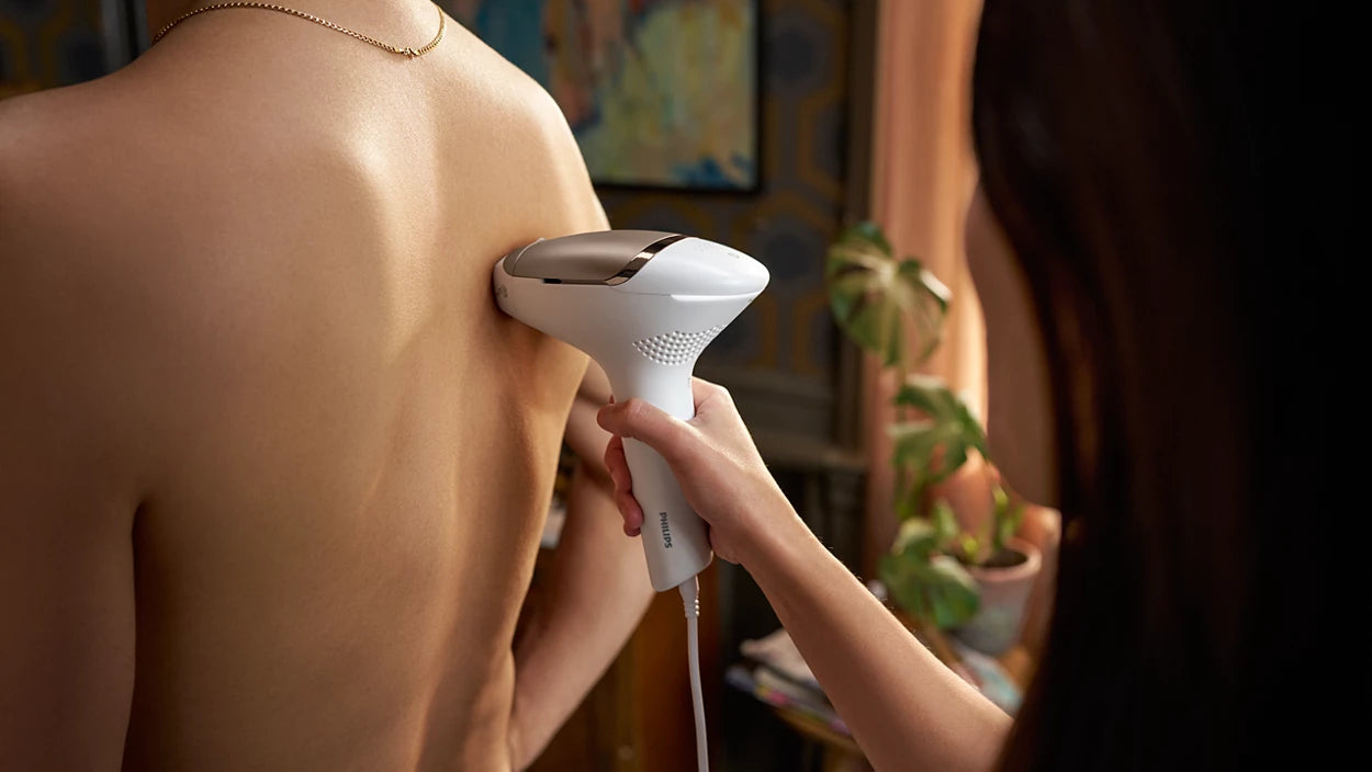 BRI984 - Lumea IPL 9000 Series IPL Hair removal device with SenseIQ